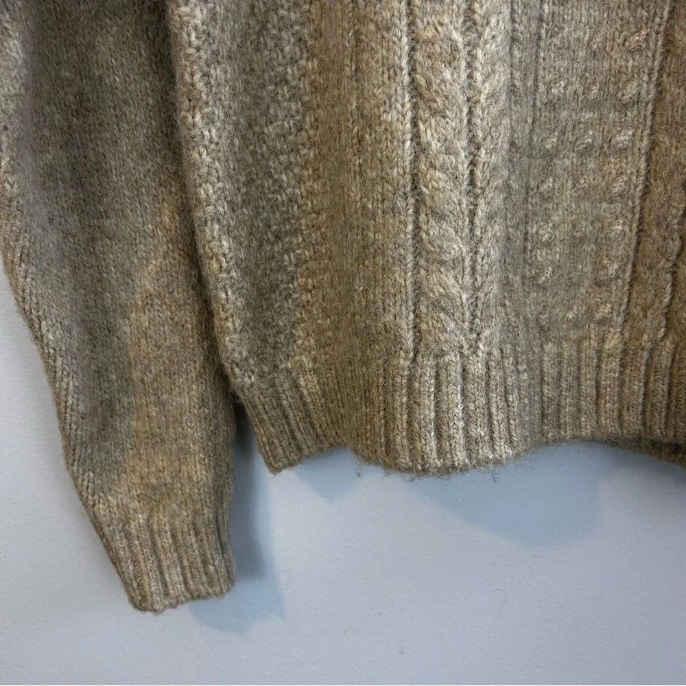 NWT Max Studio Cafeault Beige Cable Knit Pullover Sweater Size Small